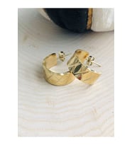 GOLD RENK ÇİZGİ DESEN HALKA ÇELİK KÜPE 316L3306