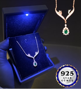 Işıklı Premium Kutusunda Safir Taşlı Tasarım Damla Kolye Hediyesi