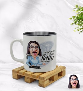 BK Gift Kişiye Özel Kadın Nihayetinde Karikatürlü İçi Siyah Renkli Kupa Bardak Model 2