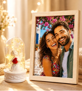 Kişiye Özel Fotoğraflı Ahşap Çerçeve ve LED Işıklı Beyaz Melekli Fanus Sevgiliye Hediye