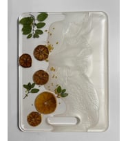 Epoksi Reçine Sunumluk - Kesme Tahtası Görünümlü - Narenciye Şeffaf Beyaz -  Ebatları: 25 x 34 cm (Çok Renkli)