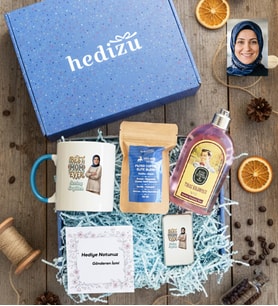 Kişiye Özel Karikatürlü Best Mom Ever Anneye Hediye Hediye Kutusu - Kişiye Özel Kupa Standart, Traş Kolonyası, Çakmak, Filtre Kahve Anneler Günü Hediyesi
