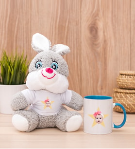 Kişiye Özel Pembe Yıldız Kafa Fotoğraflı Peluş Tavşan ve Mavi Kupa