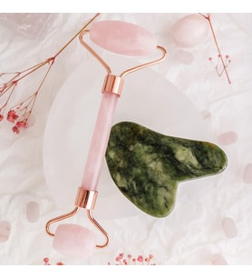 Pembe Kuvars Roller ve Yeşim Kalpli Gua Sha Takımı (Karışık)