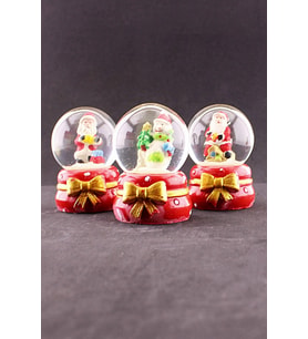 Yeni Yıl Hediyesi 3 Adet Noel Baba Temalı Kurdele Detaylı Mini Boy Işıklı Kar Küresi 6,5 cm