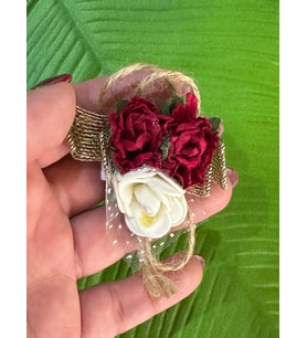 4X4 CM KIRMIZI BEYAZ ÇİÇEKLİ BROŞ YAKA İĞNESİ TÜRBAN GİYİM AKSESUARI