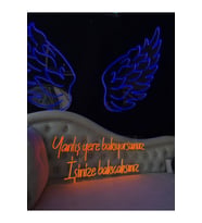 Yanlış Yere Bakıyorsunuz İşinize Bakıcaksınız Yazılı Neon Tabela