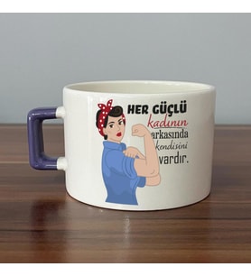 Her Güçlü Kadının Arkasında Kendisi Vardır Baskılı Kadınlar Günü Mor Kulplu C Fincan