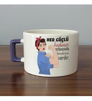Her Güçlü Kadının Arkasında Kendisi Vardır Baskılı Kadınlar Günü Mor Kulplu C Fincan
