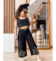 Kız Çocuk Nakış Detaylı Crop Top ve Geniş Paça Pantolon Takımı