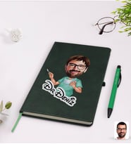 BK Gift Kişiye Özel Erkek Cerrah Karikatürlü Yeşil Termo Deri Defter Kalem Seti Model 1