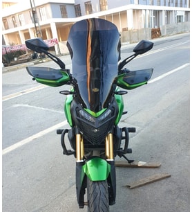 MOTOCAM Bajaj Dominar 400 Ön Cam 2017-2026 Model 58cm Siyah Renkli 4mm