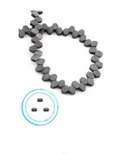 Hematit Doğal Taş Mat Gri Yassı Altıgen Kesim Çift Delik 8x8mm Dizi [AA]