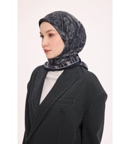Dört Mevsim Antik Motif Viskon Velora Eşarp 6421 (Lacivert)