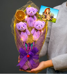 Kişiye Özel Fotoğraflı Led Işıklı Mor Peluş Ayıcık Buketi Kişiye Özel Ayıcık Buketi