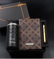 Kişiye Özel Siyah Geometrik Termos & Gold Kareli Defter & Gold Kalem - Ofis Hediye Seti