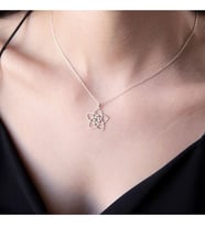 Venüs Çiçeği 925 Ayar Gümüş Kolye