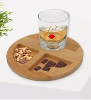 BK Gift Kişiye Özel Picasso Kadın Figürlü Viski Bardağı ve Doğal Masif Ahşap Yuvarlak Sunum Tabağı Çerezlik Hediye Seti-1
