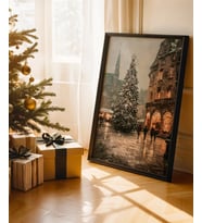 Çerçevesiz Poster Tarihi Şehir Meydanında Noel Ağacı (Çok Renkli)