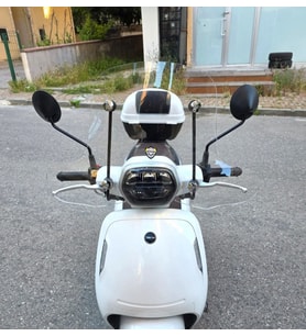 MOTOCAM RKS VPS 125 Ön Cam 2022-2026 Model 42cm Şeffaf Renkli 4mm Elcikli APARATSIZ