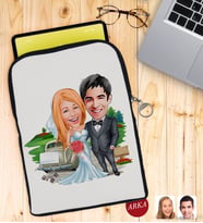 BK Gift Kişiye Özel Evleniyoruz Karikatürlü Taşınabilir Koruyucu Tablet Kılıfı & Organizer Çanta - Siyah-1