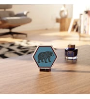 Desenli Ayı Figürü Masaüstü Aksesuarı, Çalışma Alanları İçin Minimalist, Sanatsal ve Modern Bir Dekoratif Obje 10x10 cm, Gök Mavi