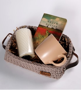 Ng Gifts El Emeği Örgü Sepette Kupa Defter ve Mum Hediye Seti