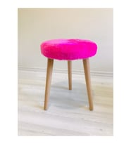 Neta Home Ahşap Ayak Dekoratif Fuşya Pelüş Puf Tabure Bench Yuvarlak Koltuk Sandalye