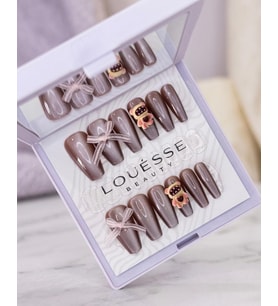 Louésse Choco Bear Takma Tırnak 12’li Kahverengi Parlak Ayıcık Figürlü Sevimli Nail Set