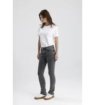 Özel Üretim Orta Koyulukta Indigo Denim Monica24 Yumuşak Doğal His Veren Kadın Jean Pantolon