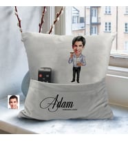 BK Gift Kişiye Özel Boss Baba Karikatür Tasarımlı Organizer Kumanda ve Atıştırmalık Cepli Gri Kırlent Yastık-1 Arkadaşa Hediye, Cepli Yastık