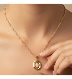 STİL İNCİSİ/XUPING JEWELRY YAPRAK ZİRKON TAŞLI KOLYE (Altın Rengi)