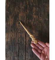 El yapımı zeytin saç çubuğu topuz tokası (Ekru - Kahverengi)