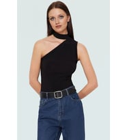 Rahat ve Şık Regular Örme Bluz Tek Kol Choker Yaka Görünüm Konforlu Kesim
