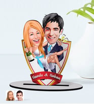 BK Gift Kişiye Özel İsimli Evleniyoruz Karikatürlü Ahşap Biblo Model-4