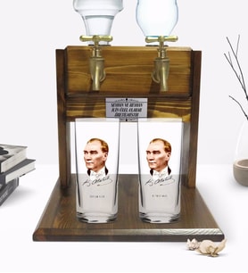 BK Gift Kişiye Özel Renkli Baskılı Atatürk Tasarımlı İkili Rakı Bardağı ve Çift Musluklu Doğal Ahşap Rakı Standı-15 (Model 1)