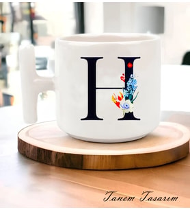 Çiçekli Harf Tasarımlı  - T Kulp Kupa