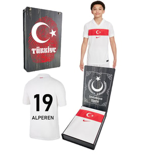 Türkiye Milli Takım İsme Özel Çocuk Forması Orijinal Taraftar Forma Ahşap Kutulu (Kırmızı-Beyaz)
