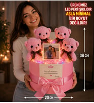Kişiye Özel Led Işıklı Premium Ürün Fotoğraf Baskı Hediyeli Silindir Ayıcık Buketi Sevgiliye Hediye - Ablaya Hediye - Arkadaşa Hediye - Anneye Hediye