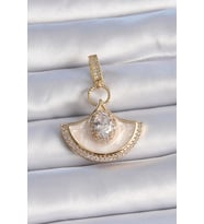 Pirinç Gold Renk Zirkon Taş Detaylı Beyaz Mineli Ajda Charm 5886 - SSSSSS7820-6566