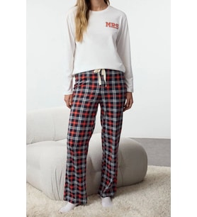 Tarz Rahat Uzun Kollu Boru Paça Kadın %100 Pamuklu Ekoseli Örme Pijama Takımı (Beyaz)
