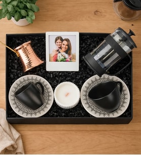 Kadınlara Özel Fotoğraflı Çerçeve Mum French Press Bakır Cezve Fincan Ve Kahve Fincan Seti