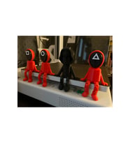 Siyah Eklemli 1 Adet Mini Yönetici Front Man Squid Game Front Man Figürü Squid Game Biblo 10 Cm