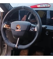 DİKİŞLİ DİREKSİYON KILIFI KARBON NOKTALI DERİ GRİ YÜZÜK GRİ DİKİŞ OPEL ASTRA FRO.NTERA İÇİN