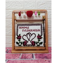 100tel Benimle Evlenirmisin Motifli El Dokuması Hediyelik Halı (Çok Renkli)