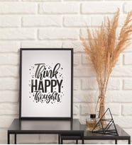 Think Happy Thoughts Yazılı Çerçeve Görünümlü MDF Tablo