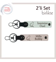 Patiyle Gelen Sadakat, Kedi Temalı, İsme Özel 2’li Anahtarlık Seti Kediseverlere Hediye, Beyaz-Pudra