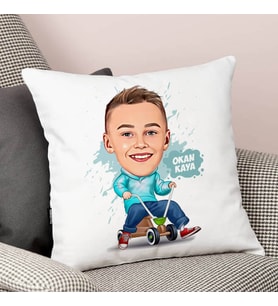 Kişiye Özel Eğlenen Erkek Çocuk Karikatürlü Yastık