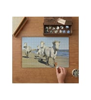 Kumsalda Koşan Beyaz Atlar Tasarımı 240 parça Ahşap Puzzle Ahşap Kutuda MP08686