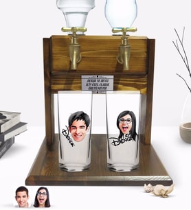BK Gift Kişiye Özel Erkek ve Kadın Tasarımlı İkili Rakı Bardağı ve Çift Musluklu Doğal Ahşap Rakı Standı-8 (Model 1)